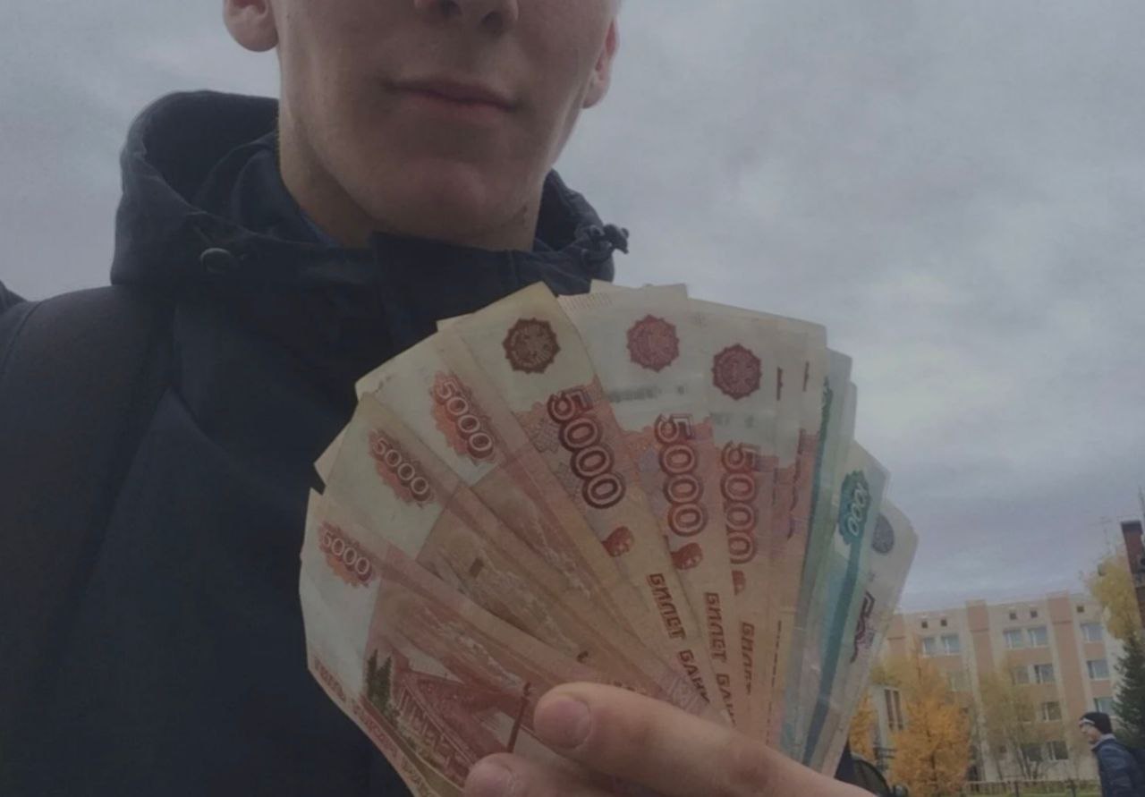Бюджетники и студенты Ямала получат прибавку В регионе с 1 июля повысили зарплаты работников бюджетных организаций, а с 1 сентября вырастут стипендии студентов техникумов и колледжей. Индексация составит 7,6% и затронет более 140 тысяч жителей округа. Решение принято с учётом текущей экономической ситуации в стране. Рады прибавке? #Ямал #ЖителиЯмала #Зарплаты #Стипендия #Прибавка