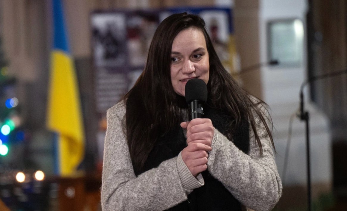 Минкультуры Украины готовит запрет книг на русском языке сообщила Интерфакс Украина вице премьер министр культуры страны Татьяна Бережная Бережная рассказала что действующий закон об издательском деле запрещает распространение продукции четырех видов в том числе пропагандирующую войну и содержащую антиукраинские смыслы По ее словам на уровне закона рамочно заложен запрет печати и распространения печатной продукции на русском языке а Госкомтелерадио сейчас работает над постановлением чтобы заложить конкретный механизм Она добавила что Минкульт сотрудничает с Госкомтелерадио и поддержит это постановление Фото Danylo Antoniuk Reuters РБК в Telegram и MAX