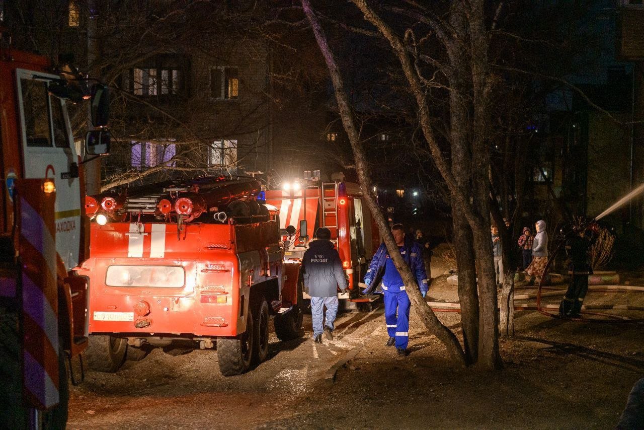 Горит малосемейка в районе Заводской.