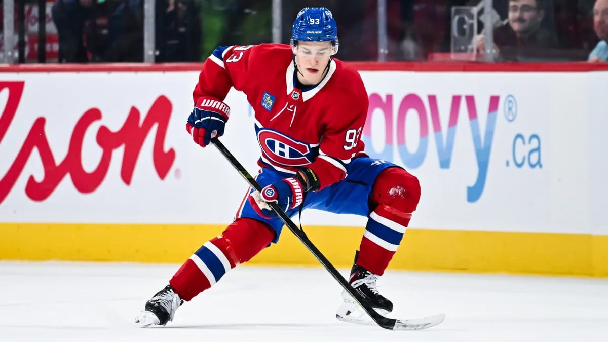 Иван Демидов признан лучшим новичком НХЛ в декабре 2025 В минувшем месяце 20 летний Демидов провел за Монреаль 15 матчей и набрал 14 4 10 очков Всего в нынешнем сезоне россиянин сыграл 39 матчей за Канадиенс забросил 10 шайб и отдал 23 голевые передачи