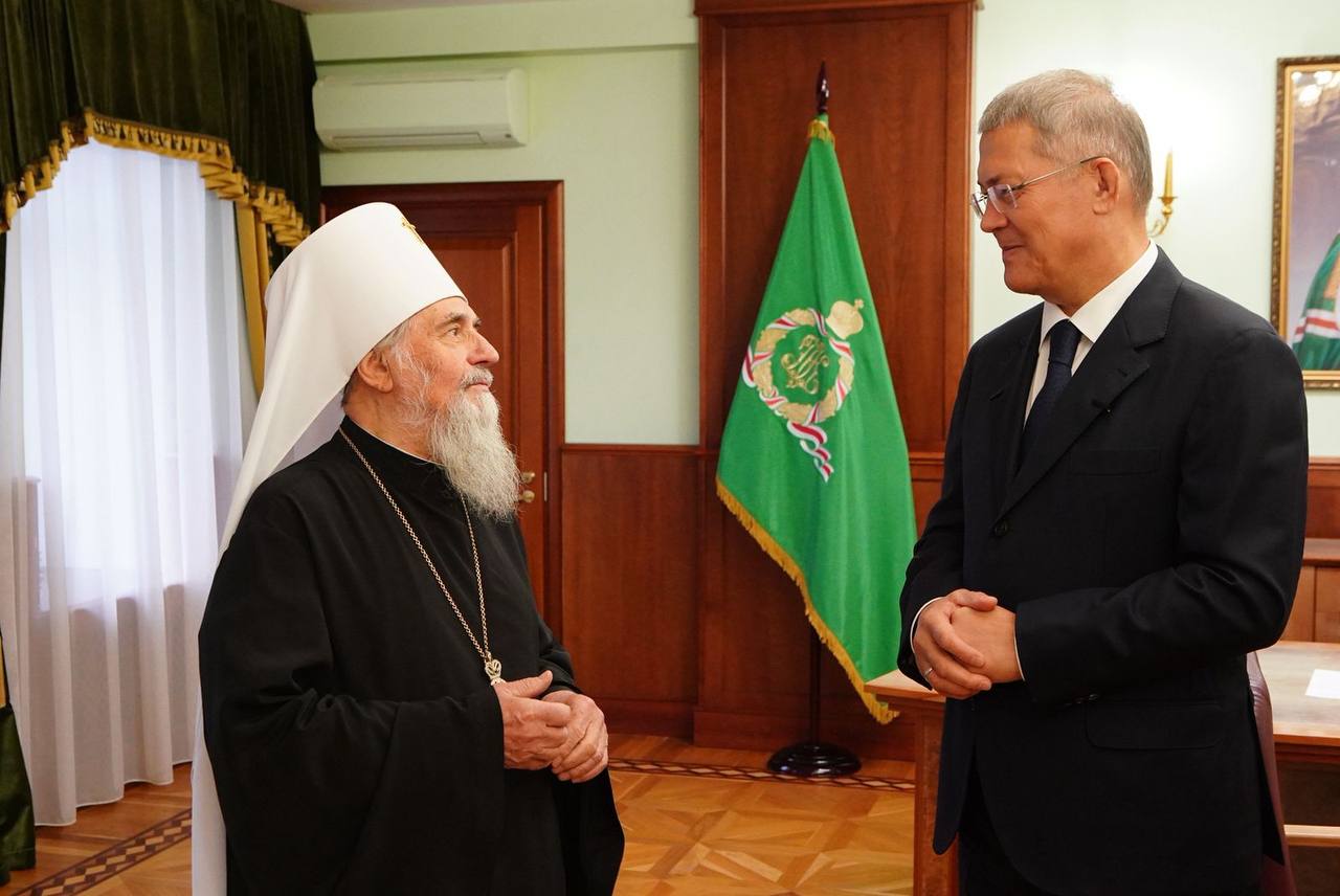 Митрополит Уфимский и Башкортостанский Никон ушел на покой На заседании Священного Синода под председательством патриарха Кирилла было принято решение освободить главу Башкортостанской митрополии Никона освободить от управления епархией Митрополит сам обратился с прошением о почислении на покой в связи с достижением 75 летия и синод удовлетворил его ходатайство Отметим что Никон возглавлял епархию с 1990 года Главой Башкортостанской митрополии назначен епископ Барышский и Инзенский Филарет Вячеслав Коньков Филарет родился 6 декабря 1963 года в пос Домбаровский Оренбургской области Имеет два высших образования в 1991 году окончил факультет кибернетики МИФИ по специальности Вычислительные машины комплексы и сети работал инженером в Институте физики высоких давлений РАН В 1996 году пострижен в монашество в 1998 году переведен в Симбирскую епархию В 2012 году избран епископом Барышским и Инзенским  Обратная связь  Подписаться  Подписаться в Max