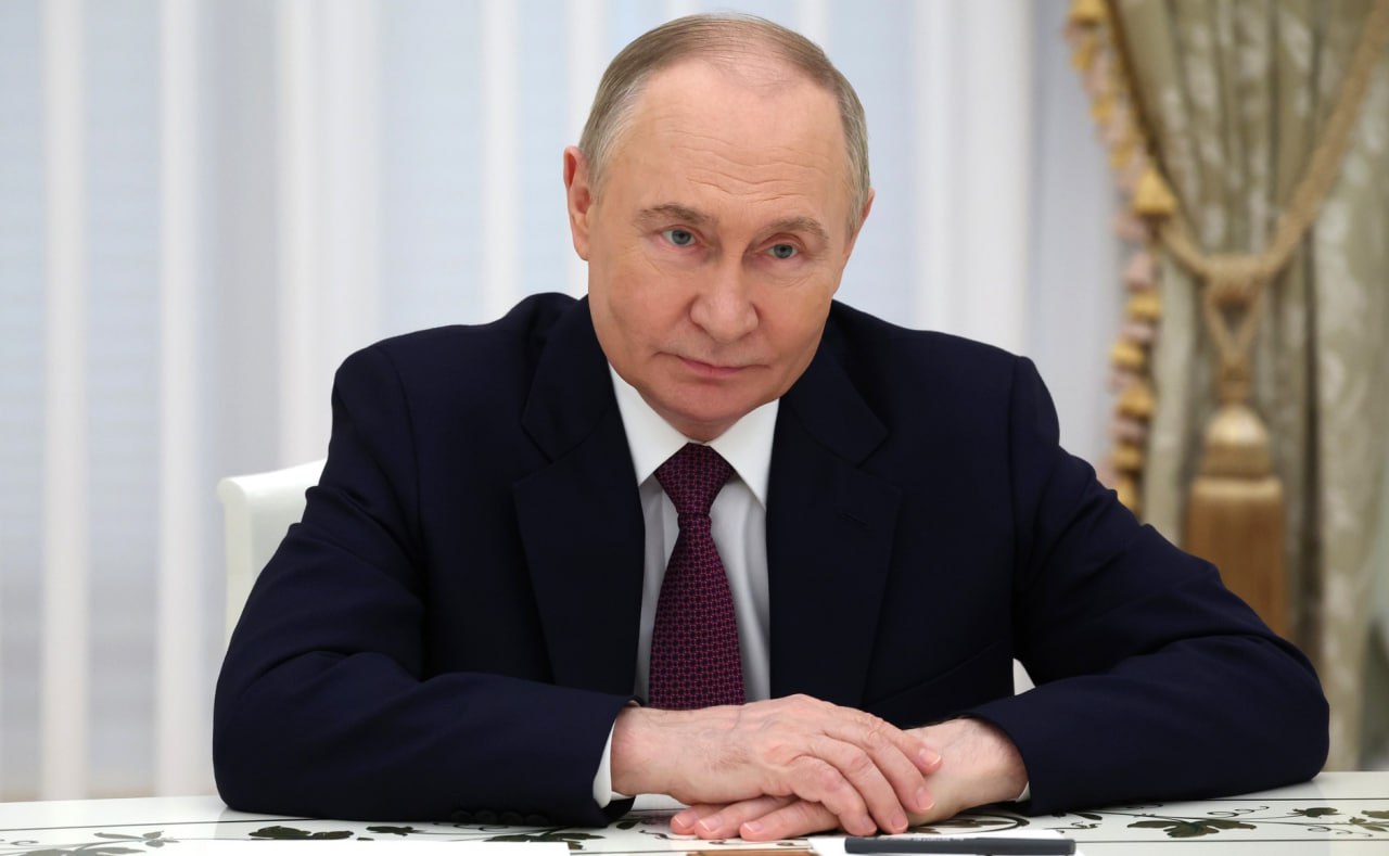 Путин встретился со старшим советником лидера Ирана в Кремле Глава государства обсудил с Али Лариджани ситуацию вокруг иранской ядерной программы и обострение на Ближнем Востоке. Президент РФ выступает за стабилизацию ситуации в регионе и политическое урегулирование «иранской инициативы». Подпишитесь на «Абзац» Добавьте «Абзац» в ленту «Дзена»