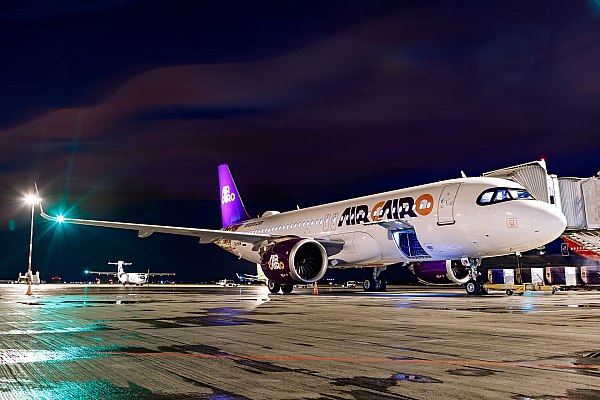 Прокуратура взяла на контроль задержку рейса из Петербурга в Шарм эль Шейх Северо Западная транспортная прокуратура организовала контроль по факту задержки рейса Санкт Петербург Шарм эль Шейх Будет проверено соблюдение прав пассажиров Об этом пишет Деловой Петербург со ссылкой на данные пресс службы ведомства На данный момент известно что вылет рейса 902 авиакомпании Air Cairo задержали из за позднего прибытия самолета Вылет был запланирован в 06 00 14 ноября 155 пассажиров заблаговременно уведомлены Нуждающимся предоставлена гостиница сообщили в прокуратуре aviaru net n289760