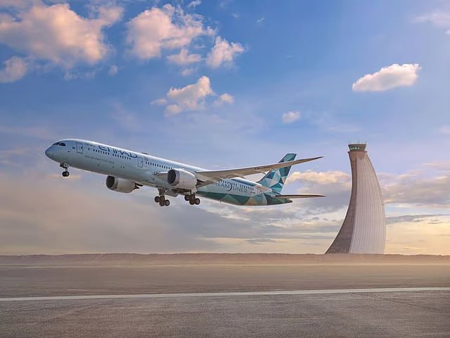 Etihad названа самой безопасной авиакомпанией мира по версии AirlineRatings В пятерке лидеров также Cathay Pacific Qantas Qatar Airways и Emirates sysoevfmabudhabi