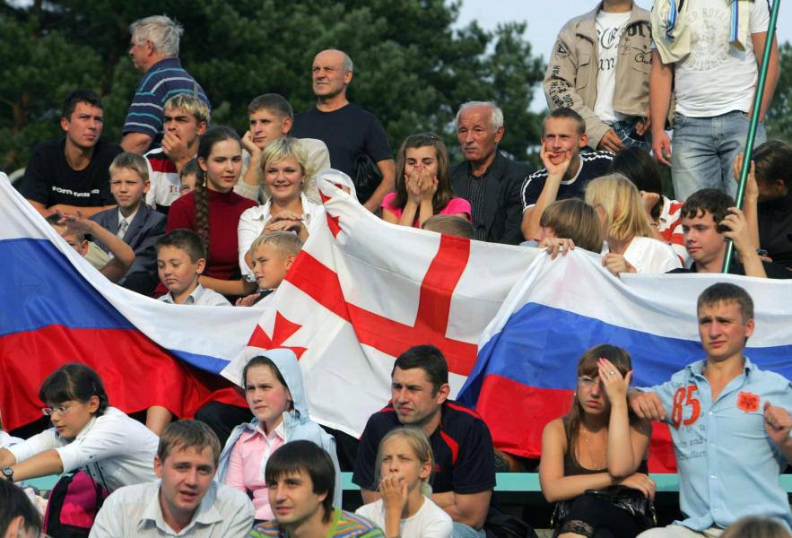 Минэкономики Грузии планирует в этом году купить у России в два раза больше газа  По прогнозу ведомства, потребление топлива в стране вырастет на 2,8%, до 3,32 млрд кубометров. Ожидается, что 400 млн из них поступит из России, а остальное – из Азербайджана.  По данным «Сакстата» за 11 месяцев 2024 года, импорт газа из России по стоимости увеличился на 29%, а из Азербайджана – сократился на 22%.