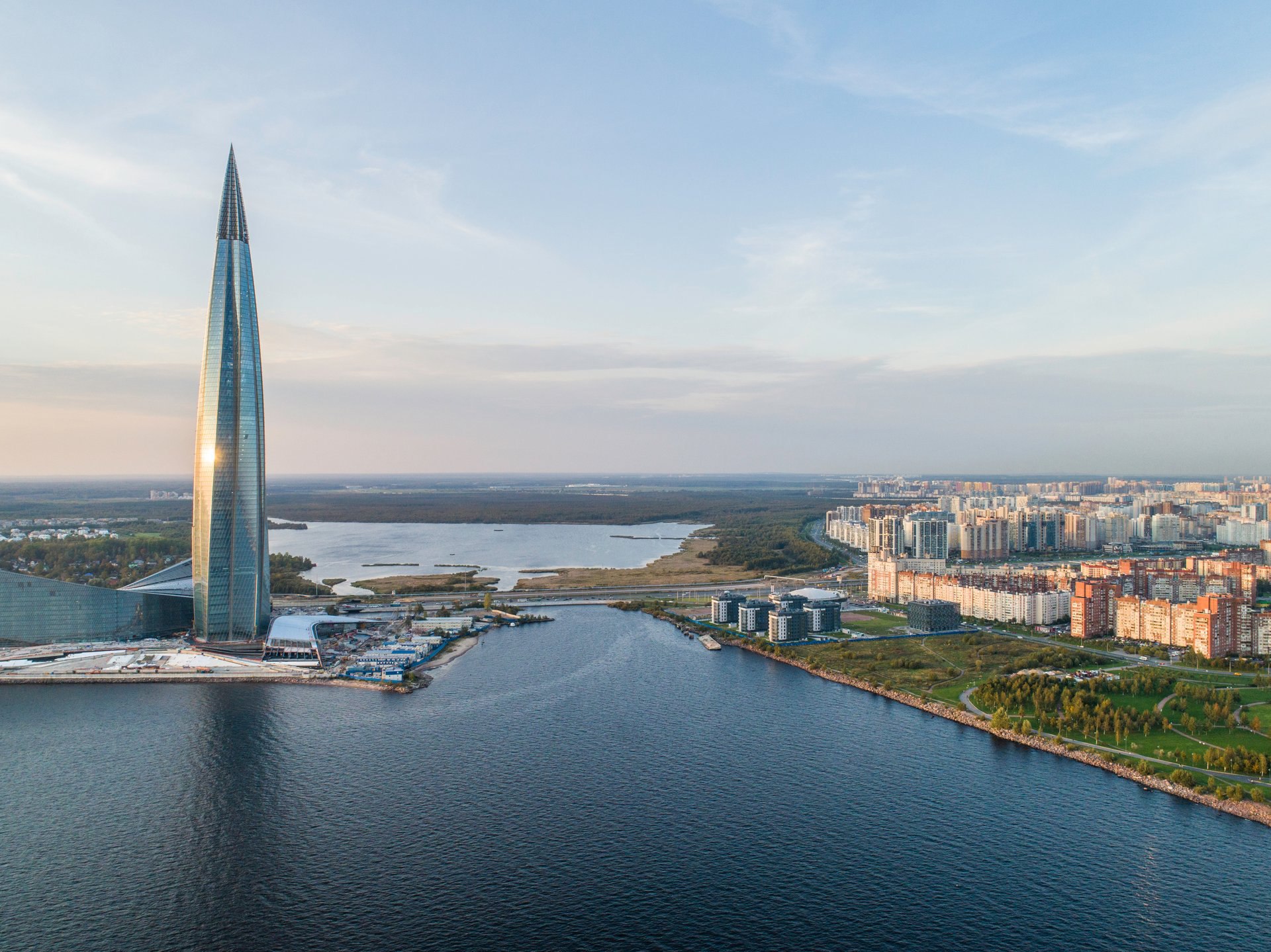 Три новые гостиницы появятся у Лахта Центра Их построят до 2035 года К этому же сроку на локации разместят две стоянки для автобусов Подробнее