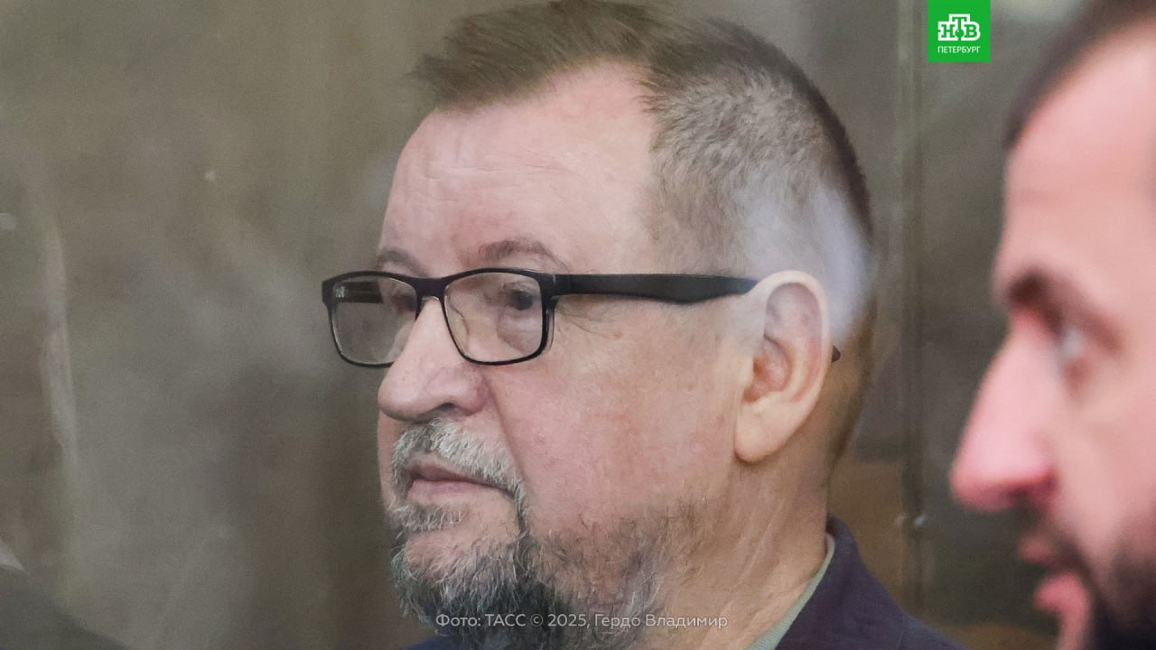 Бывший главный полицейский Петербурга обжаловал обвинительный приговор по делу о коррупции Сергей Умнов подал апелляцию 29 августа Хамовнический суд Москвы приговорил советника главы МВД к 12 годам колонии строгого режима штрафу в 35 млн рублей лишил звания генерал лейтенанта и всех наград По версии следствия Умнов а также генералы МВД Алексей Семёнов и Иван Абакумов а также юрист Елена Копьёва похитили более 64 млн рублей из Фонда содействия программам ГУВД Его спонсировали предприниматели в счет продления коммерческих договоров на аренду помещений в МРЭО Средства общественного фонда генералы тратили на личные нужды Подписаться на НТВ Петербург Буст канала