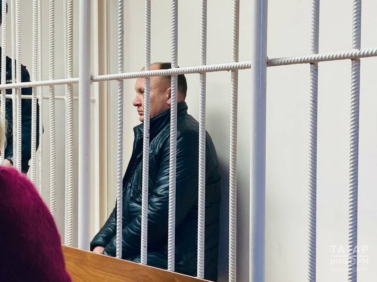  Прокуратура добилась увольнения экс-главы исполкома Актанышского района по утрате доверия «Поводом послужили установленные факты передачи в собственность супруги муниципального имущества, выдача ей разрешения на ввод в эксплуатацию магазина, а также предоставление заведомо недостоверных сведений о доходах и активах семьи», – говорится в заявлении прокуратуры. Отмечается также, что в связи с увольнением Ильясова «по собственному желанию», применение в отношении него мер ответственности не представилось возможным. Суд удовлетворил требования надзорного ведомства и изменил основания и формулировку прекращения полномочий. Подпишитесь: