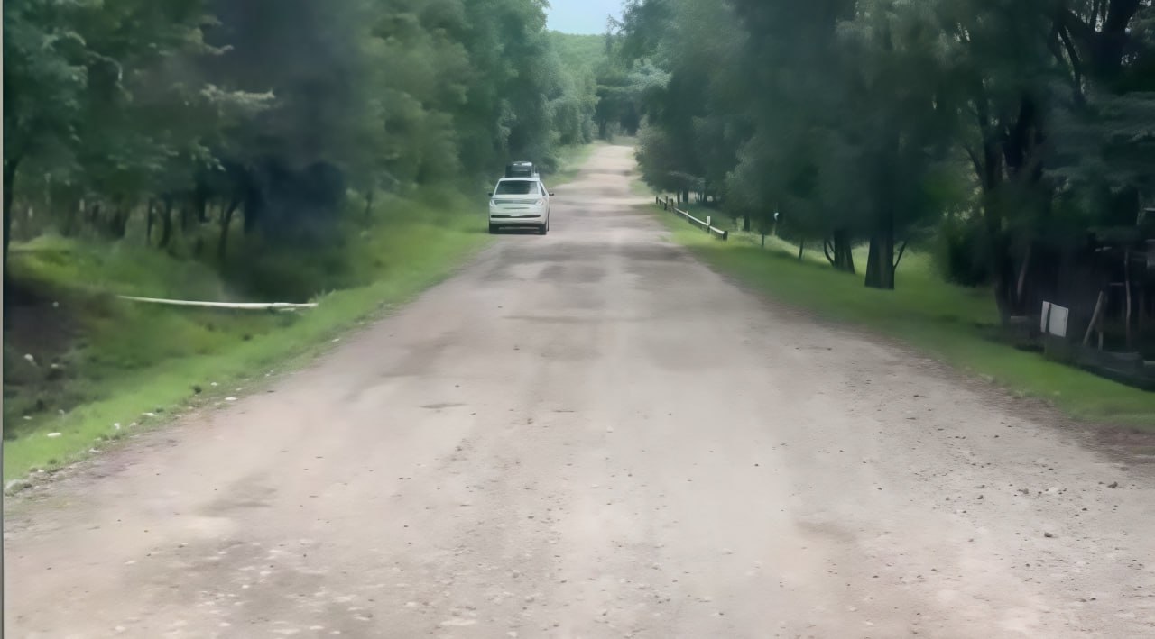 Как рассказали в пресс-службе отдела МВД России по городу Уссурийску:    В дежурную часть отдела полиции поступило сообщение от местного жителя, который сообщил, что на объездной дороге с.Раковка проезд перекрыт железобетонными плитами, которые препятствуют проезду автомобильной техники. На проезжей части рассыпано большое количество кровельных саморезов, в результате чего автомобильная техника вышла из строя.    В настоящее время по данному факту проводится проверка.    Устанавливаются обстоятельства произошедшего и личности участников инцидента. По результатам проверки будет принято законное и обоснованное решение.