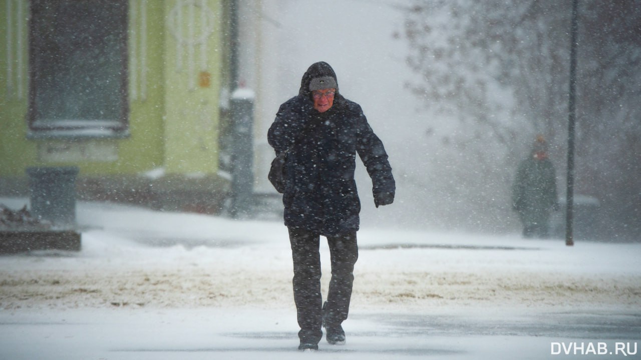 Новый снегопад ожидается в выходные в Хабаровске Суббота пройдет без существенных осадков с температурой 2 4 днем В воскресенье циклон принесет снегопад аналогичный прошедшему в четверг пятницу Прочитать статью полностью Подписаться на DVHAB Написать в DVHAB