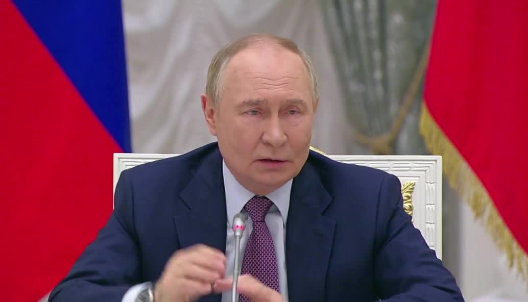 Путин подчеркнул сакральное значение образа матери в российской культуре