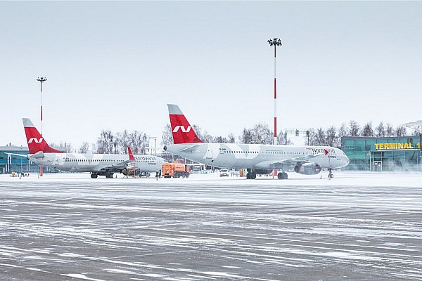 Авиакомпания Nordwind запустила прямые рейсы из Казани в Стамбул Авиакомпания Nordwind запустила прямые рейсы из Казани в Стамбул 26 января Полеты будут выполняться три раза в неделю на самолетах Boeing 737 800 рассчитанных на 189 мест Об этом сообщает AVIA RU со ссылкой на данные аэропорта Казани В текущем расписании Стамбул становится 25 м направлением Nordwind Airlines из столицы республики Татарстан Вместе с Международным аэропортом Казань мы продолжаем успешно развивать модель стыковочных рейсов благодаря которой пассажиры из таких городов как Барнаул Бишкек Душанбе Иркутск Кемерово Томск и Худжанд теперь имеют возможность отправиться в Турцию с удобной пересадкой в Казани поделился комментарием Заместитель Генерального директора Nordwind Антон Маттис aviaru net n291864