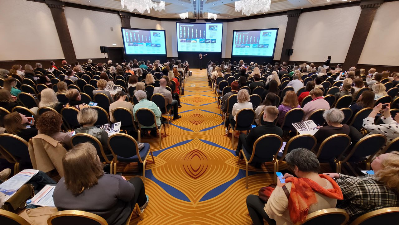 Фестиваль круизов Инфофлота последний звонок для Петербурга и Москвы Фестиваль Инфофлота самое масштабное круизное событие этой осени уже прошел от Владивостока до Минска и выходит на финишную прямую 28 октября в Санкт Петербурге и 30 октября в Москве состоятся финальные встречи сезона На этот раз мероприятие достигло рекордного масштаба на одной сцене соберутся сразу 10 ведущих российских и зарубежных круизных компаний представляющих как речные так и морские направления В мероприятиях примут участие топ менеджеры ведущих круизных компаний Египта и Китая чтобы рассказать о проектах на Ниле и Янцзы реализуемых совместно с одной из крупнейших российских круизных компаний Созвездие Регистрация в Санкт Петербурге Регистрация в Москве Все подробности в материале RTN rata ru