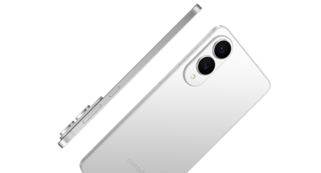Galaxy S26 Edge будет тоньше и автономнее, чем iPhone 17 Air Информатор Ice Universe сообщил, что Galaxy S26 Edge получит более тонкий корпус и увеличенную батарею на фоне прошлых моделей и конкурентов. Известно: Толщина корпуса: 5.5 мм Ёмкость батареи: 4200 мА·ч Автономнее: Galaxy S25 Edge: 3900 мА·ч iPhone 17 Air: 2900 мА·ч Так ли важна вам автономность при выборе смартфона? Участвуй в розыгрыше ноутбука Наши каналы #Sаmsung #Тeлeфoны