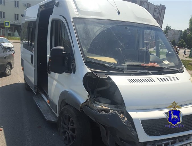 В Сызрани водитель Lada Granta врезался в автобус Во вторник, 10 июня, в Сызрани произошло ДТП с участием автобуса. Об этом сообщает ГУ МВД России по Самарской области. Фото: ГУ МВД по Самарской области