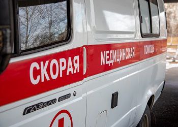 В Амурской области при падении с высоты погиб рабочий Несчастный случай произошел 27 сентября Извещение об инциденте поступило в Федерацию профсоюзов Амурской области На строительной площадке объекта Космодром Восточный Строительство технического комплекса космического ракетного комплекса Ангара При монтаже панелей потолка рабочий упал с высоты около 38 метров В результате падения монтажник получил травму несовместимую с жизнью говорится в сообщении Федерации Представители Федерации профсоюзов Амурской области примут участие в расследовании несчастного случая ПОДПИСЫВАЙТЕСЬ НА ПОРТ АМУР В MAX