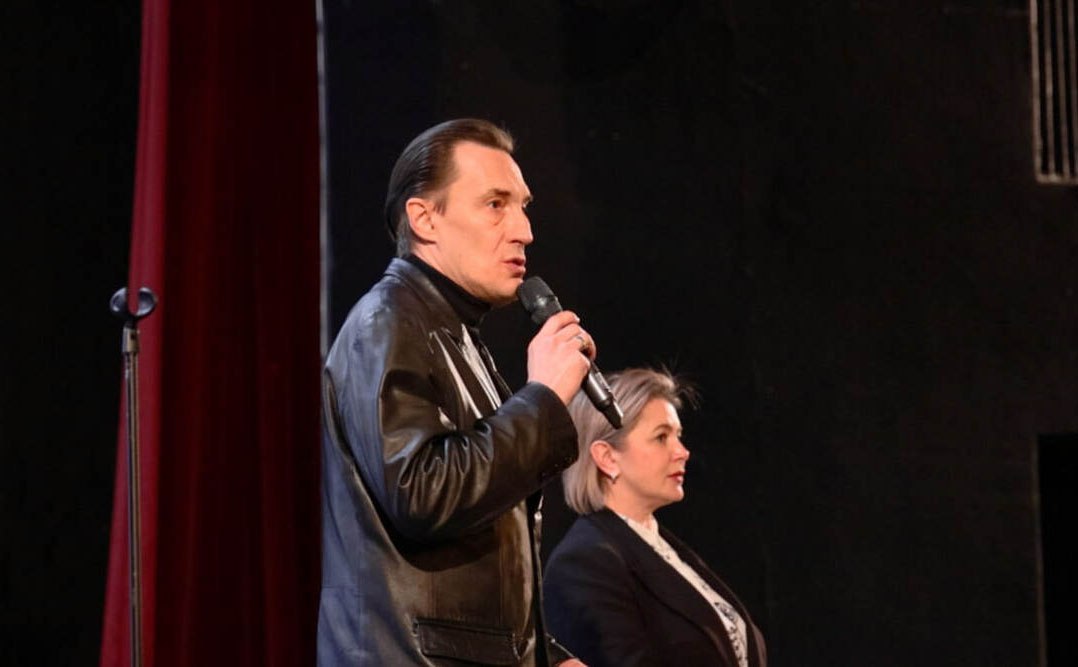 Директором театра драмы и комедии назначили идеального кандидата Считает глава краевого министерства культуры Оксана Прокопенко Руководить театром будет Алексей Викторович Казаков ранее возглавлявший разные театры Москвы и других городов России Подробности по ссылке   kamtime ru article 5ae9559a fc7f 45a6 b657 b739203c73c5