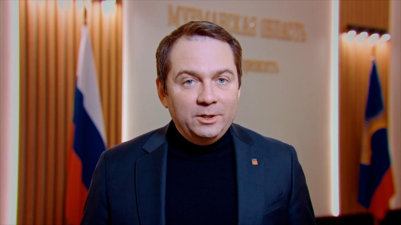 Андрей Чибис поддержка науки и исследований одно из приоритетных направлений плана На Севере жить Губернатор поздравил заполярных ученых преподавателей аспирантов и студентов с Днем российской науки Глава региона отметил что сегодня когда перед страной стоят амбициозные задачи по созданию собственных передовых технологий в микроэлектронике ІТ промышленности медицине и многих других сферах роль ученых крайне важна Поддержка науки и исследований одно из приоритетных направлений губернаторского плана На Севере жить Мы обновляем инфраструктуру предоставляем гранты на научно исследовательские разработки присуждаем премии и именные стипендии для молодых ученых и аспирантов компенсируем аренду жилья Мы гордимся нашими талантливыми учеными и тем что Мурманская область является ведущей научной базой Арктики и лидирует в АЗРФ по числу специалистов выполняющих научные исследования и разработки подчеркнул Андрей Чибис Все самые важные новости Telegram MAX