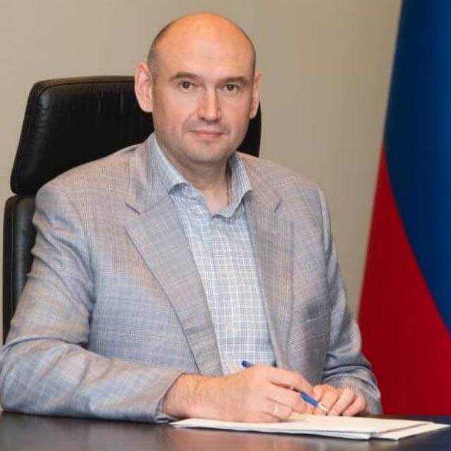 Губернатор Оренбургской области Евгений Солнцев сегодня празднует 45 летний юбилей Редакция Вестей Оренбуржья присоединяется ко всем добрым пожеланиям желает крепкого здоровья семейного благополучия и успехов gtrkorenburg