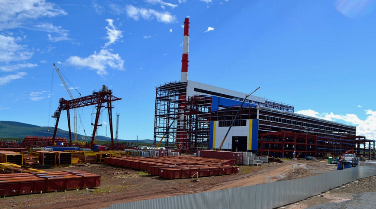 Хабаровский край вкладывается в стабильное энергоснабжение В Хабаровском в этом году в энергетику вложили 68 миллиардов рублей Новая ТЭЦ 4 мощностью 410 МВт заменит давно устаревшую ТЭЦ 1 а на подстанции Ореховая прокладывают воздушную линию 110 кВ Амур Ореховая Связать энергосети и сделать их более надежными помогут почти 434 километра новой высоковольтной линии 220 кВ Энергоблоки и котлоагрегаты на ТЭЦ 2 ТЭЦ 3 и Амурской ТЭЦ 1 переводятся на газовое топливо В Комсомольске на Амуре Амурске и Советской Гавани обновляют более 15 километров тепловых сетей Взаимодействие между энергетиками региональными администрациями и строителями позволяет эффективно развивать инфраструктуру обеспечивая стабильное энергоснабжение и создавая условия для инвестиций отметил министр энергетики Хабаровского края Герман Тютюков Хабаровск