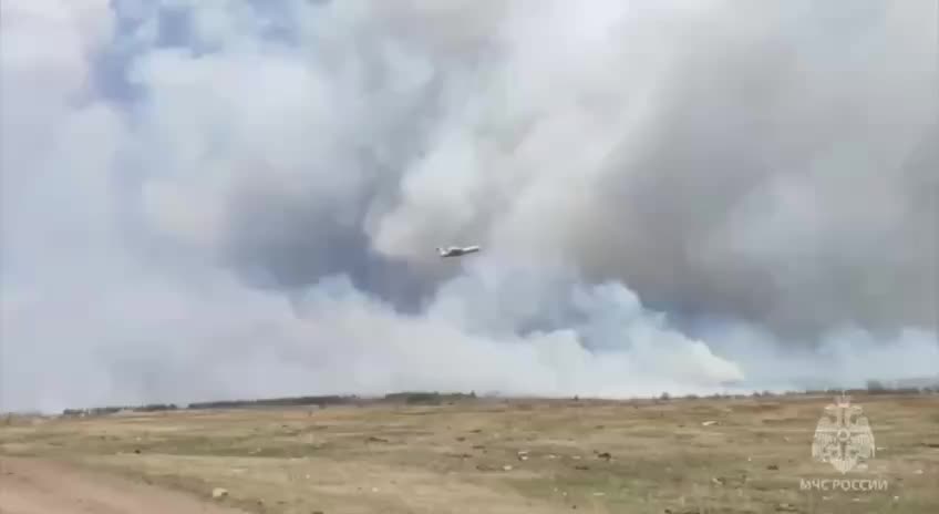 Ландшафтный пожар угрожает селу Новотроицк в Забайкалье