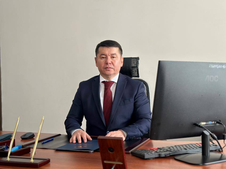 Руководителем Департамента государственных доходов по Западно Казахстанской области КГД МФ РК назначен Канат Жолтаевич БАЛТАБЕКОВ Родился 1974 году в Алматинской области В 1996 году окончил Казахский государственный аграрный университет получил квалификацию экономист бухгалтер и в 2005 году получил второе образование окончив Университет им Д Кунаева по специальности юриспруденция Трудовую деятельность начал в 1996 году в налоговых органах города Алматы Занимал руководящие должности в городе Алматы Восточно Казахстанской Алматинской Карагандинской областях был заместителем первого руководителя С 2022 года заместитель руководителя ДГД по городу Астана Подпишись на prokadrykz