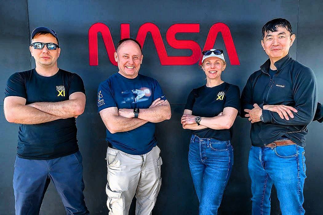 Российский космонавт Олег Платонов вместе с астронавтами NASA Зиной Кардман и Майклом Финком, а также астронавтом JAXA Кимия Юи, ушли на двухнедельный карантин перед стартом к МКС.  Россиянин Олег Платонов входит в основной экипаж Crew-11, его дублёром назначен космонавт Олег Артемьев