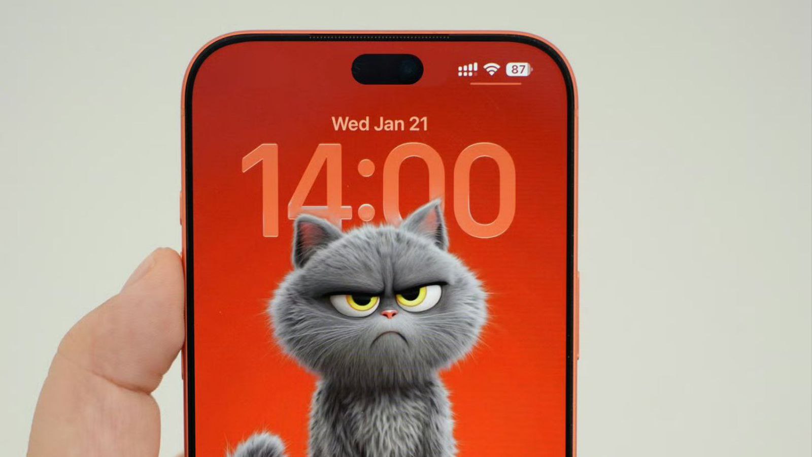 Dynamic Island в iPhone 18 Pro будет уже на 35 по сравнению с iPhone 17 Pro сообщил инсайдер Ice Universe По его словам ширина выреза у нового смартфона оставит 13 5 мм против 20 7 мм сейчас То есть выглядеть он будет примерно так как на изображении