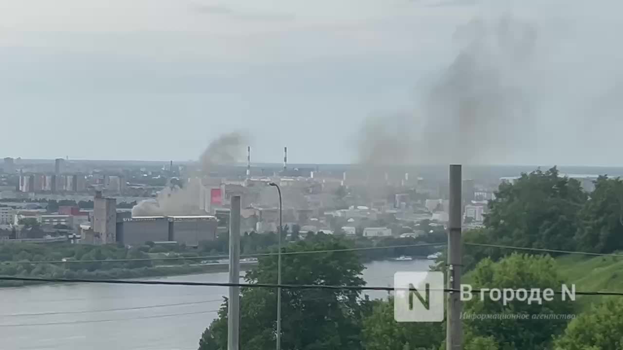 Пожары в Кирове и Нижнем Новгороде: огонь охватил частные дома