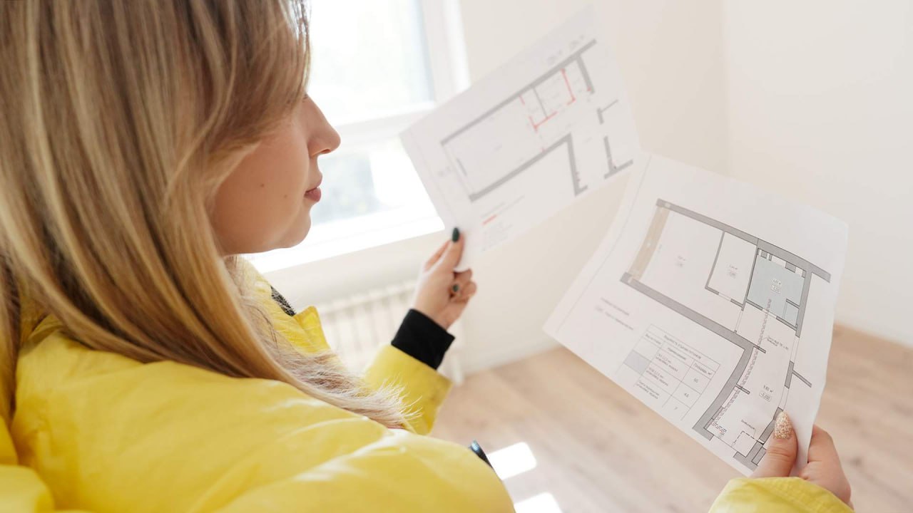 За последние полгода количество малометражек в крупных российских городах рекордно упало их доля на рынке новостроек теперь составляет лишь 8 6 Такие квартиры практически не строят в Нижнем Новгороде Ростове на Дону и Москве При этом ограничение на площадь действует только в столице и Подмосковье Студии все еще достаточно популярный формат но ограниченная квадратура может негативно влиять на психологическое состояние человека и сказываться на семейных отношениях отмечают эксперты