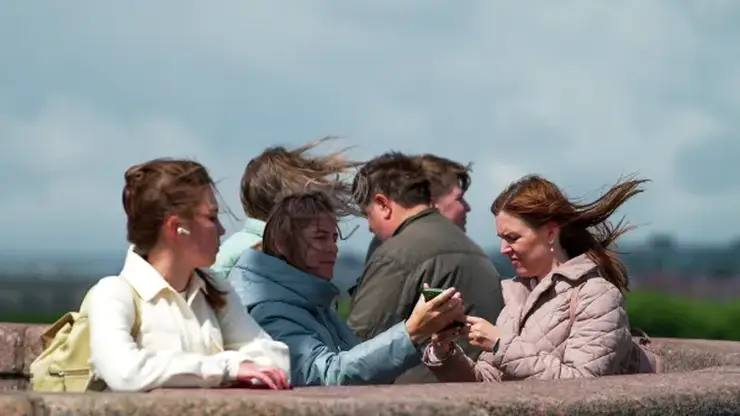 Режим повышенной готовности ввели в Иркутской области из за непогоды В связи с ухудшением погодных условий усилением ветра для предупреждения чрезвычайных ситуаций в Иркутской области введен режим повышенной готовности Указ об этом подписал губернатор Игорь Кобзев Согласно документу руководителям исполнительных органов госвласти Иркутской области необходимо осуществить дополнительные меры по подготовке сил и средств территориальной подсистемы Иркутской области единой государственной системы предупреждения и ликвидации ЧС меры по проведению мероприятий в неблагоприятных погодных условиях говорится в сообщении пресс службы правительства региона Фото РИА Новости Алексей Даничев   Подписаться на sibnovosti ru предложить новость