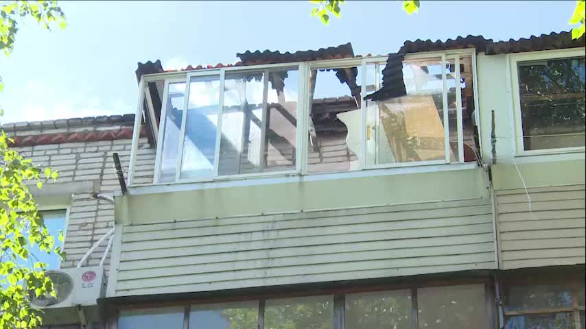 Ремонт кровель многоквартирных домов продолжается в Билибино и Мелитополе