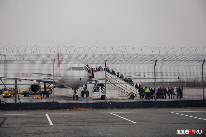 Китайская бюджетная авиакомпания Juneyao Airlines возобновит прямые рейсы между Шанхаем и Владивостоком с 23 июня.  Полёты будут выполняться дважды в неделю на самолётах Airbus A321. Чартерные рейсы предоставит японский туроператор Sunriver, который выступит в роли арендатора. На данный момент регулярные рейсы по маршруту Владивосток — Шанхай осуществляют российские авиакомпании S7 Airlines и «Россия».   Подписаться