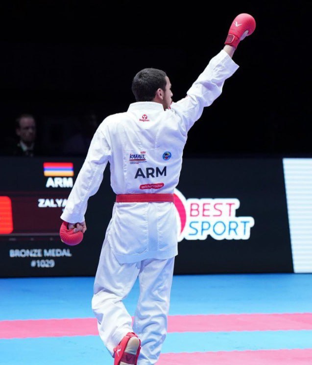19-летний Юра Залян завоевал бронзовую медаль на чемпионате Европы по каратэ среди взрослых.