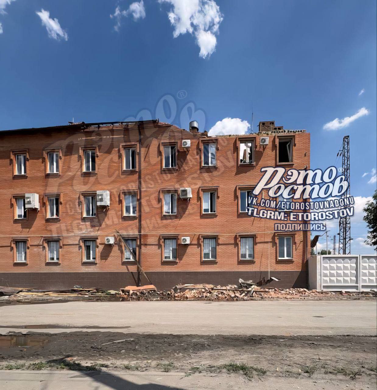 Последствия ночной атаки на железнодорожную станцию Каменоломни в Ростовской области публикуют местные ТГ-каналы. Кроме того, сообщается, что украинские БПЛА были начинены поражающими элементами в виде стальных шариков.