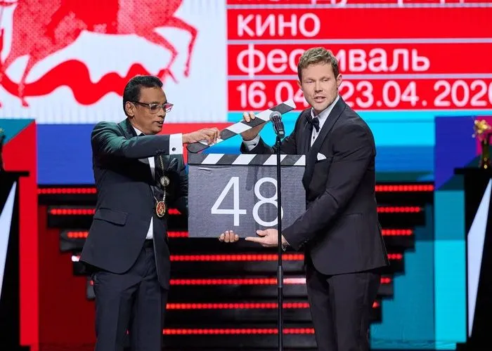 Открытие 48 го Московского международного кинофестиваля состоялось 16 апреля в столичном театре Россия На главный приз ММКФ Золотого Святого Георгия претендуют 13 картин из разных стран
