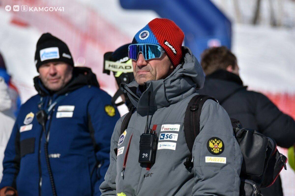 Чемпионат России по горнолыжному спорту завершился победой сборной Камчатского края.  Больше недели сильнейшие спортсмены из 16 регионов страны принимали участие в соревнованиях.  По итогам соревнований копилка достижений наших спортсменов пополнилась на 5 золотых, 3 серебряные и 1 бронзовую медали.    Подписаться   Предложка   Чат