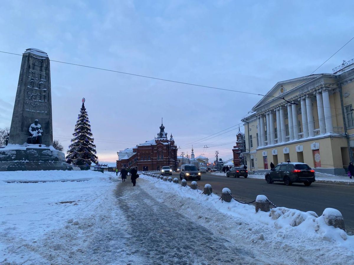 Во Владимирской области насмерть сбили человека человека у больницы, пожарные спасли 6 человек при пожаре в доме    О чем говорили, о чем писали и что обсуждали: главные новости Владимира и Владимирской области 3 января.  ↗  Прислать новость   Подписаться