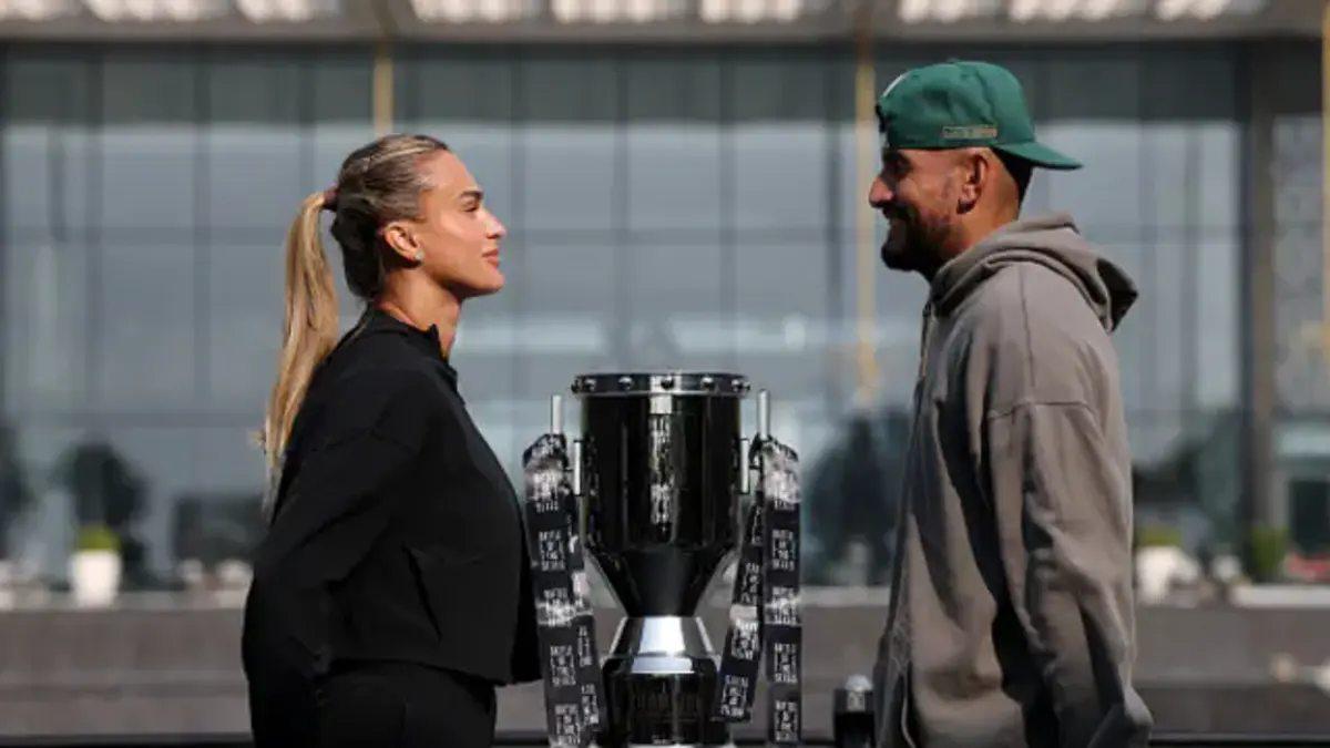 Соболенко проиграла гендерный матч Нику Кирьосу Матч проходил в Дубае на Coca Cola Arena и продлился 1 час 16 минут Белоруска проиграл в двух сетах со счетом 3 6 3 6 Битва полов проходила по измененным правилам у каждого из игроков была только одна подача а размер корта для Соболенко был уменьшен на 9 что соответствует разнице в скорости между мужчинами и женщинами по оценкам физиологов Сразу после игры Соболенко заявила что уже хочет реванш Подробнее