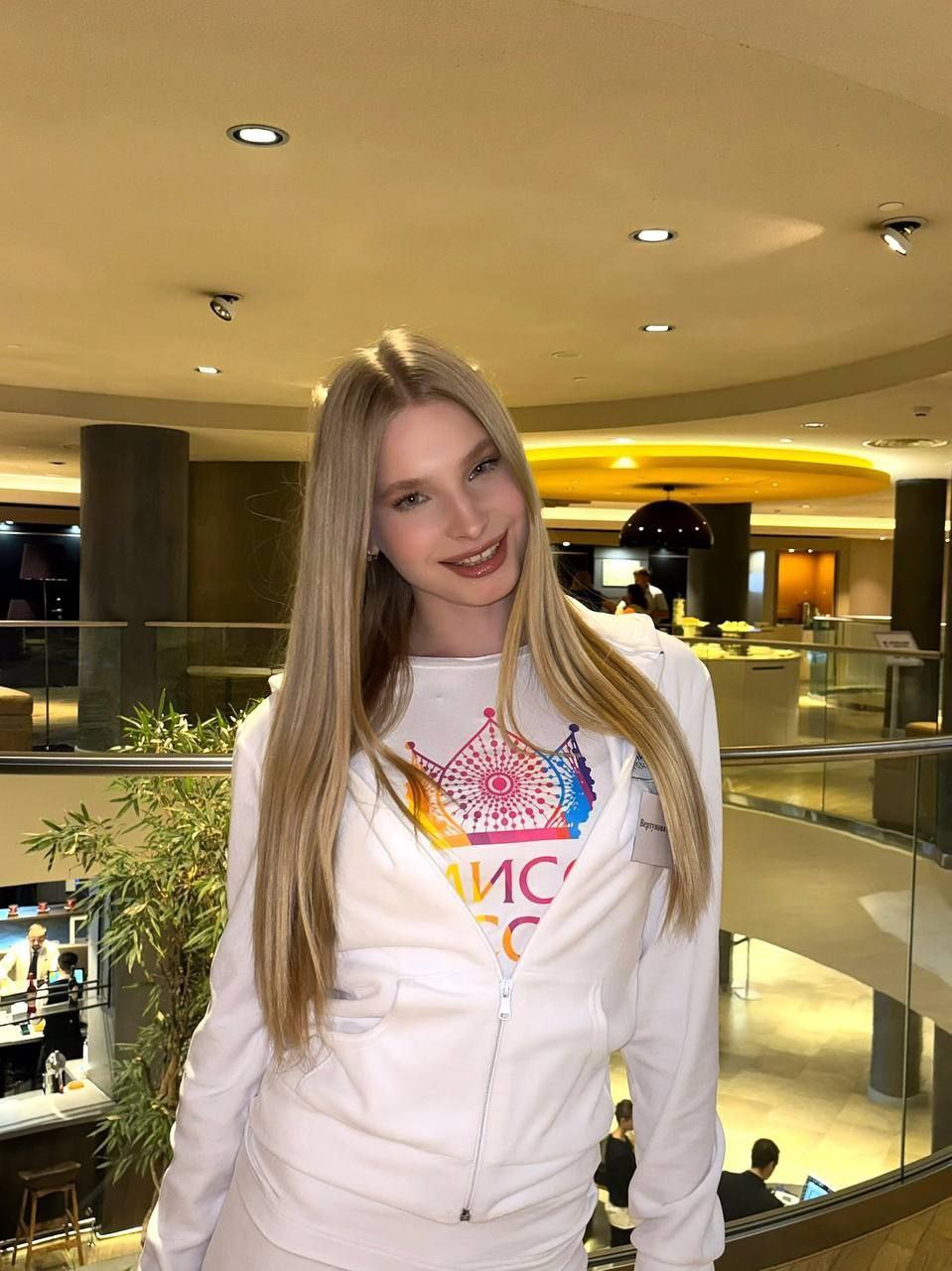 На официальном сайте конкурса Мисс Россия www missrussia ru началось голосование за попадание участниц в ТОП 20 конкурса Мисс Россия 2025 Давайте поможем дубненке Аделине Вертуновой уже прошедшей в ТОП 50 выйти в финал Голосование бесплатное можно отдавать свой голос один раз в сутки По итогам голосования в ТОП 20 отберут десять девушек ещё десять отберёт жюри Аделине как никогда нужна наша поддержка Уже в субботу 4 октября состоится торжественная церемония Мисс Россия 2025 где объявят имена финалисток Поможем нашей землячке попасть в число лучших dubna tv