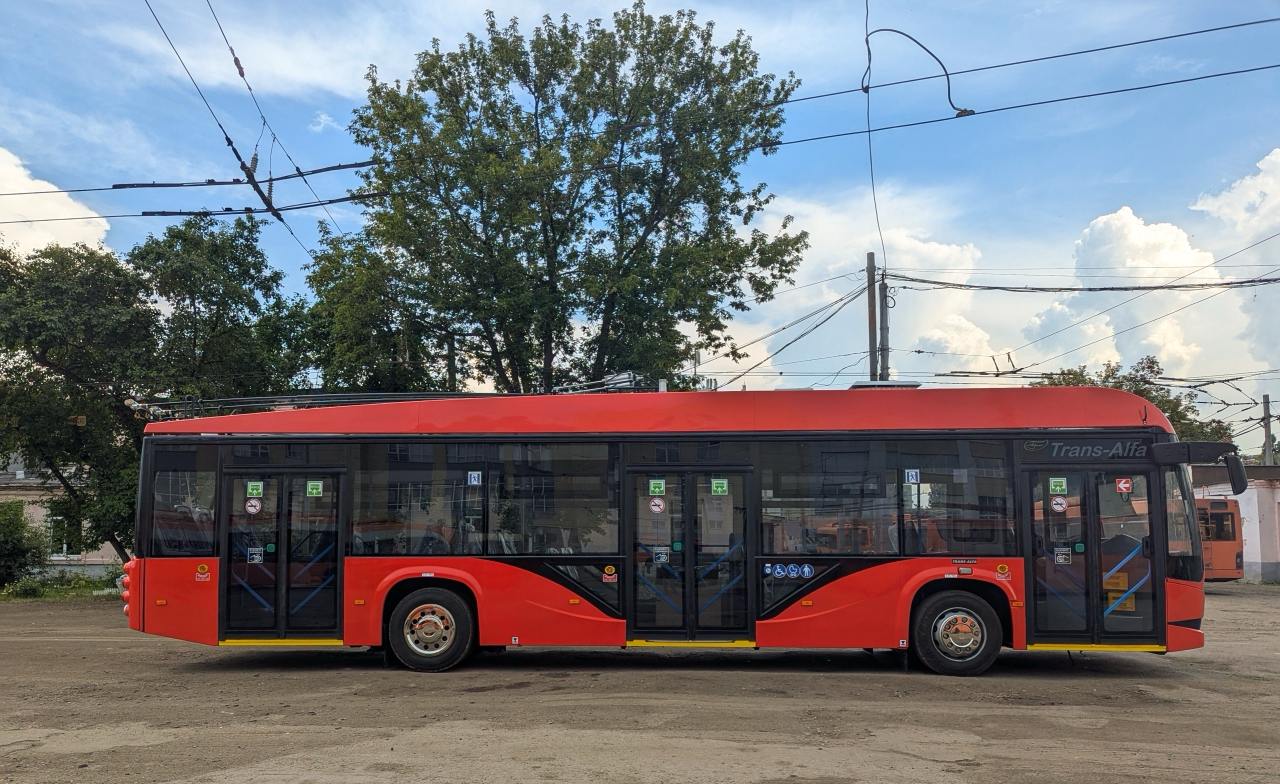 В Нижнем Новгороде протестируют новый современный троллейбус с увеличенным автономным ходом «Авангард».   Троллейбус изготовлен на заводе «Транс-Альфа» в Вологде. После того, как водители пройдут обучение, он будет в тестовом режиме эксплуатироваться на маршруте №1 от станции метро «Стрелка» до  платформы Чаадаево.  Также в Нижнем продолжают тестировать троллейбусы «Синара» и «Адмирал».