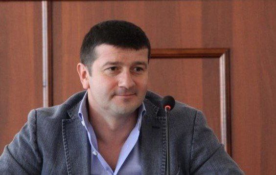 Брат экс-директора ВМТП Юсупова стал зампредом правительства Приморья Зампредом правительства ПК, курирующим взаимодействие с федеральными органами власти, назначен Саид Юсупов. Распоряжение об этом подписал губернатор Олег Кожемяко. Саид Юсупов — брат экс-директора ВМТП и Корпорации развития Приморского края Заирбека Юсупова, "прославившегося" после беспорядков в Торговом порту Владивостока осенью 2020 года. В 2013-2018 годах Саид возглавлял Хунзахский район Дагестана, а в мае 2025 года занял должность заместителя директора Представительства правительства ПК В Москве. Новый зампред правительства ПК сменит на посту уволившегося в марте Алексея Наздратенко, сына экс-главы Приморья.