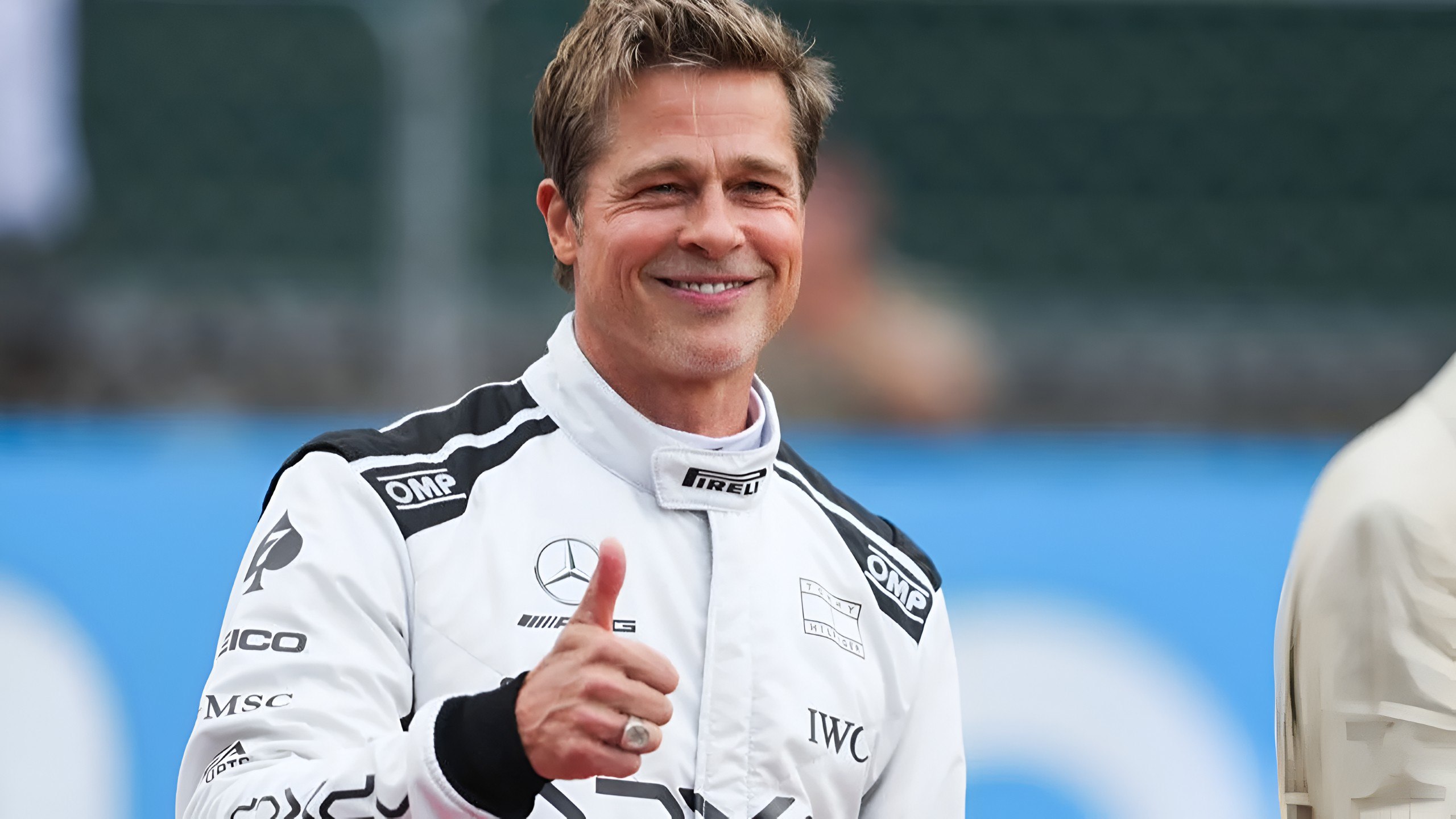 Сиквелу Формулы 1 Формула 2 Формула 1 2 быть Режиссёр Джозеф Косински рассказал что ведёт переговоры с Apple о создании продолжения гоночного хита с Брэдом Питтом Сейчас ведётся обсуждение истории и концепции Также Косински сообщил что ведёт разработку сценария для продолжения Топ Ган Мэверик Формула 1 собрала более 600 миллионов долларов в прокате что сподвигло Apple на разработку сиквела Rozetked Plus