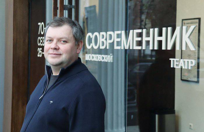 Вышло большое интервью Дмитрия Смолева журналу Театрал Говорили в первую очередь о грядущей премьере спектакле Женитьба Бальзаминова который режиссёр Сергей Газаров представит 28 и 29 ноября на Основной сцене Современника В спектакле артист играет главную роль мечтателя Миши Бальзаминова Он рассказал как проходит работа над образом и даже раскрыл некоторые секреты будущего спектакля ЧИТАТЬ ИНТЕРВЬЮ Билетов на премьеру уже давно нет поэтому ждём вас на показах Женитьбы Бальзаминова 8 и 28 декабря Купить билеты можно на официальном сайте театра