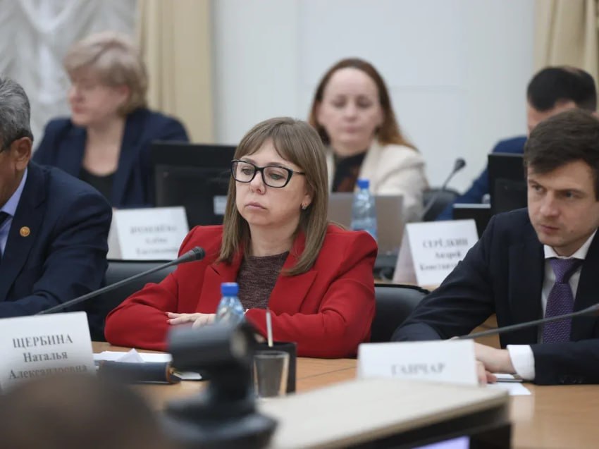 Третий модуль кадрового проекта Герои Победы Будущее стартует в Забайкалье Для ветеранов СВО участников кадрового проекта Забайкалья Герои Победы Будущее аналога президентской программы Время героев начнётся третий модуль программы обучения Об этом сообщила заместитель председателя правительства заместитель губернатора Забайкалья Наталья Щербина Завершилась стажировка участников нашего кадрового проекта Герои Победы Будущее Уже третий очный модуль обучения начнётся 20 февраля и продлится до 1 марта У нас запланированы лекции и другие выступления на разные темы уточнила Наталья Щербина Третий модуль включает цикл тематических занятий В программе организация местного самоуправления и деятельность Совета муниципальных образований механизмы взаимодействия уровней публичной власти вопросы доверия к власти и инициативного бюджетирования инструменты регионального развития и поддержки территорий развитие малого и среднего предпринимательства а также социальная политика региона в сферах образования и здравоохранения Ранее президент России Владимир Путин призвал глав регионов привлекать ветеранов специальной военной операции к задачам управления в органах власти и заявлял что преданность Родине проявляемая военнослужащими людьми прошедшими боевую закалку и их твёрдые внутренние принципы должны стать ориентирами для всех Рассчитываю что именно из этого вы будете исходить в своей кадровой политике и активно привлекать в управленческие команды ветеранов специальной военной операции Я всё время об этом говорю В первую очередь выпускников действующей на федеральном уровне программы Время героев и её региональных аналогов заявил Владимир Путин Подписывайтесь TG VK MAX