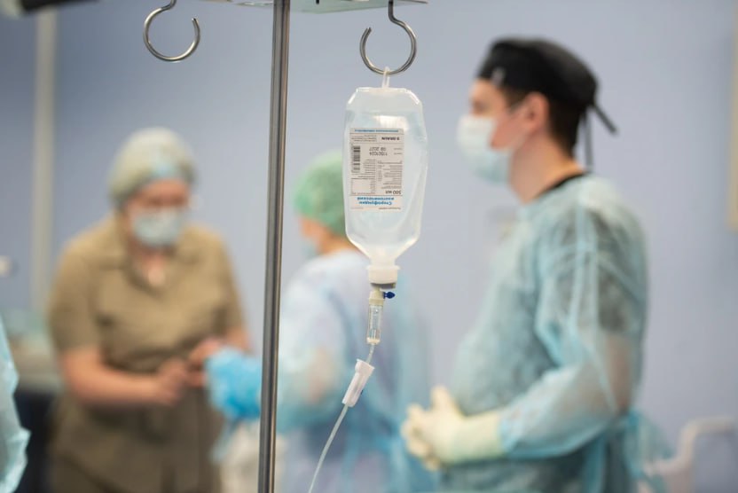 В Британии выявили неочевидный признак рака на что стоит обратить внимание На Западе выявили неочевидный признак рака По данным британской Национальной службы здравоохранения им может быть сохраняющийся в течение трех недель кашель Он становится сигналом о возможном наличии смертельного заболевания цитирует газета Mirror В материале напоминается что ноябрь признан месяцем осведомленности о раке легких Авторы статьи призвали обращаться к врачам при обнаружении симптомов онкологии Кашель который продолжается в течение этого периода может быть вызван смертельной болезнью которая уносит жизни более чем тридцати трех тысяч британцев в год утверждается в колонке Подписаться на truekpru Читать нас в MAX