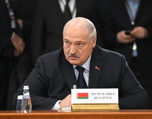 Лукашенко предложил Трампу освободить заключенных в обмен на отмену санкций Белоруссия ведет переговоры с американскими дипломатами по освобождению Минском большого числа заключенных Взамен президент Белоруссии Александр Лукашенко попросил у американского коллеги Дональда Трампа смягчить санкции jkinvest news jkinvest