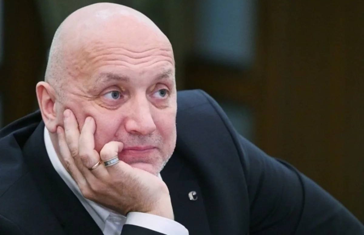 Российский писатель Захар Прилепин назвал Воронеж где 30 августа пройдёт его фестиваль Русское лето своей исторической родиной Сам писатель родом из Рязанской области однако у него действительно есть и воронежские корни Воронеж Родина моя и в прямом смысле потому что род мой из под Воронежа с села Губарево и с рек Воронеж и Дон где я и сам вырос отметил Прилепин vrn aif ru society details pisatel zahar prilepin nazval voronezh svoey vtoroy rodinoy aifvrn