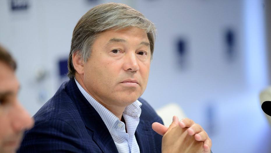 Суд изъял 99 объектов недвижимости у депутата Рифата Шайхутдинова которые были куплены за счет коррупционного дохода полученного от группы компаний Сирена трэвел Среди обращенных в доход государства объектов сеть отелей VALO в Питере стоимостью 16 8 млрд рублей а также отель Новотель в Питере земельные участки жилые и нежилые здания квартиры и машино места которые принадлежат депутату его супруге троим детям и девяти аффаилированным с ним лицам Ранее суд запретил регистрацию сделок в апарт отеле VALO Всё о стройке в MAX