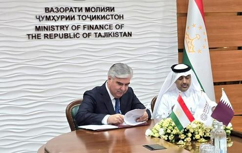 Катарский фонд развития предоставит Таджикистану 50 млн льготного кредита для строительства Рогунской гидроэлектростанции Соглашение 23 августа в Душанбе подписали генеральный директор фонда Фахд Хамад Аль Сулейти и глава Минфина Файзиддин Каххарзода Условия кредита не уточняются Средства направят на возведение крупнейшей в стране ГЭС которая должна укрепить энергетическую безопасность и увеличить производство электроэнергии как для внутренних нужд так и для региона В ходе визита представители Катара также встретились с президентом Эмомали Рахмоном Подробности на нашем сайте fergananews